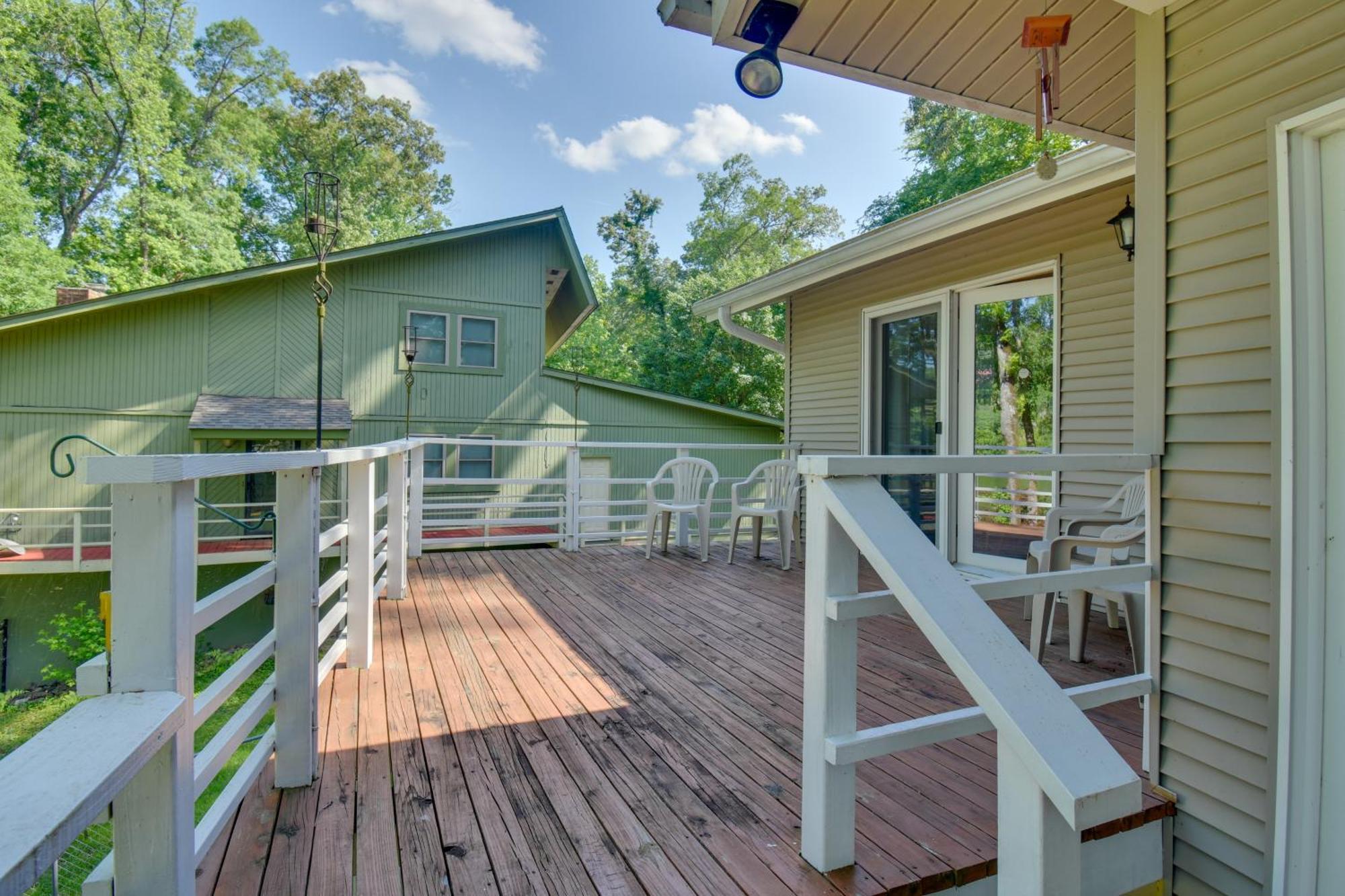 Lakefront Retreat With Deck, Dock And Resort Amenities Hot Springs Eksteriør bilde
