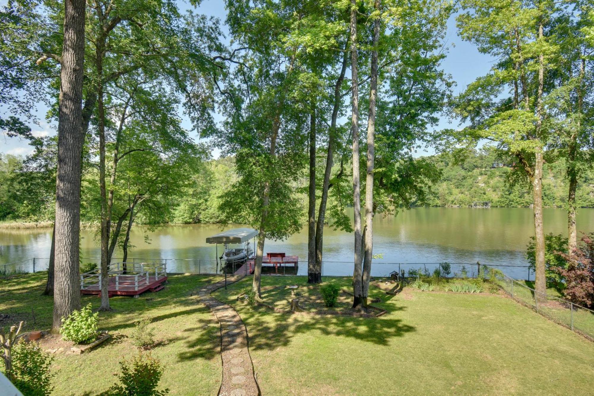 Lakefront Retreat With Deck, Dock And Resort Amenities Hot Springs Eksteriør bilde