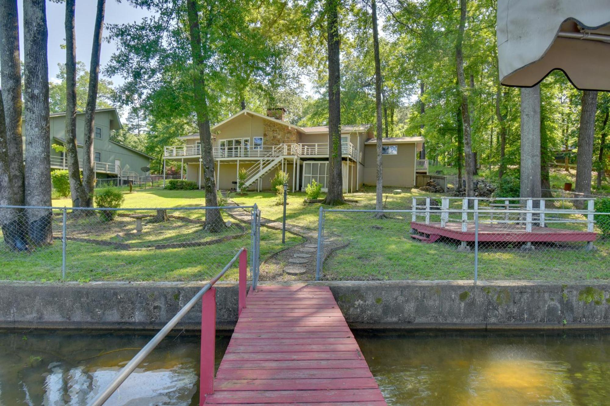 Lakefront Retreat With Deck, Dock And Resort Amenities Hot Springs Eksteriør bilde
