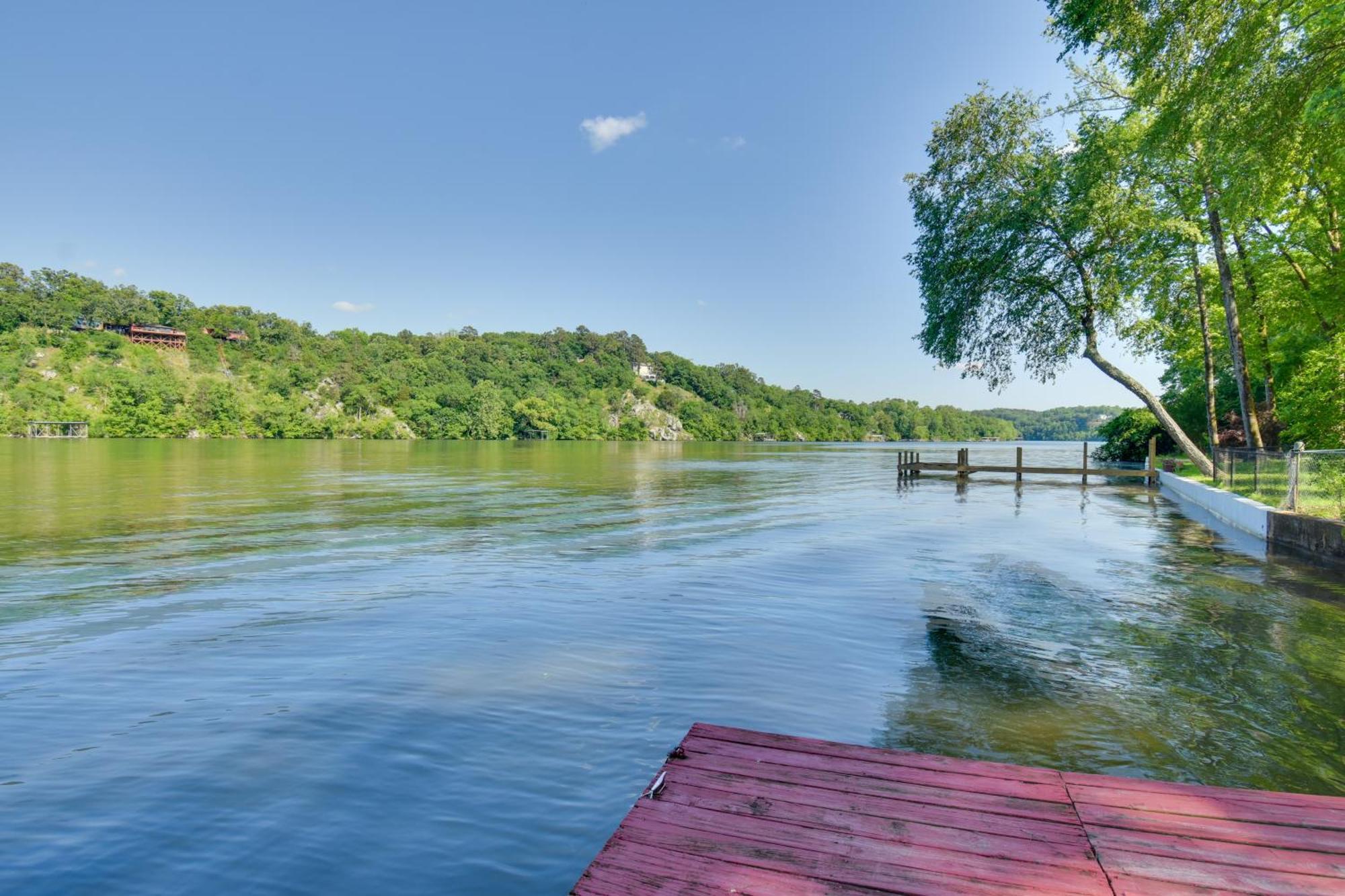 Lakefront Retreat With Deck, Dock And Resort Amenities Hot Springs Eksteriør bilde